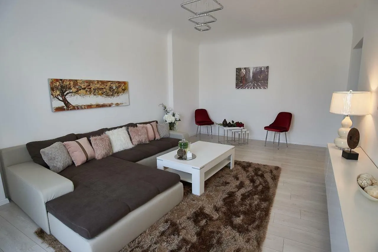 Metropole Apartments Old Town Boekarest